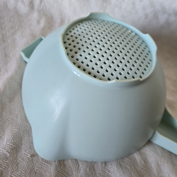 Tupperware Large Strainer - Picture 6 of 13